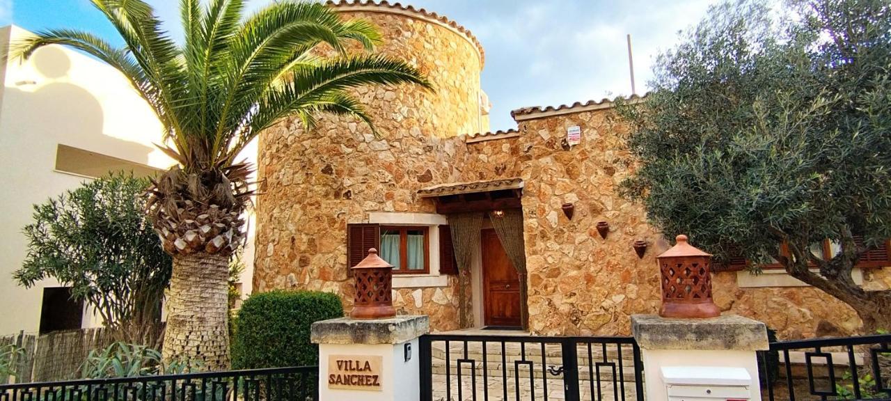 Villa Sanchez In Strandnahe Mit Pool, Jacuzzi, Klima, Wifi, Gas Bbq Santanyí Exterior foto