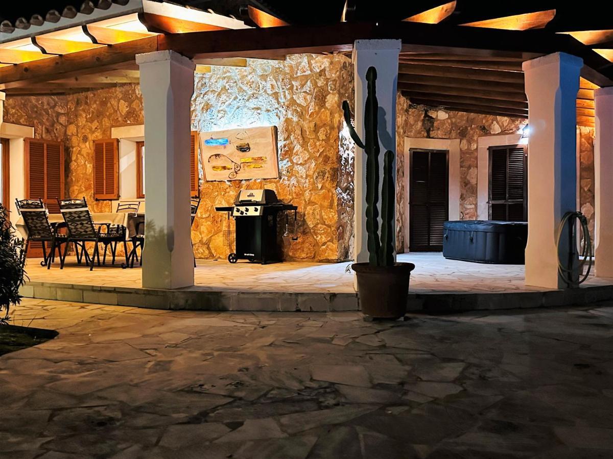 Villa Sanchez In Strandnahe Mit Pool, Jacuzzi, Klima, Wifi, Gas Bbq Santanyí Exterior foto